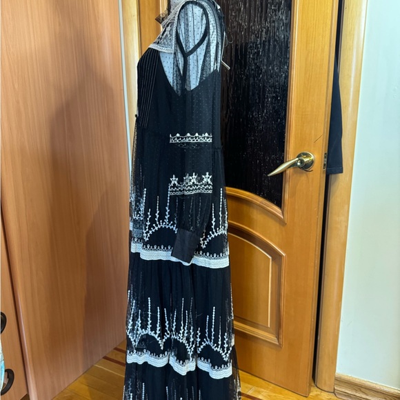 Zara Black and White embroidered Long Sleeve tule maxi Dress Sz XXL - Picture 15 of 16